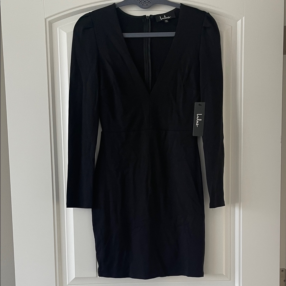 Lulu's Deep V Black Long Sleeve Dress XS NWT‎